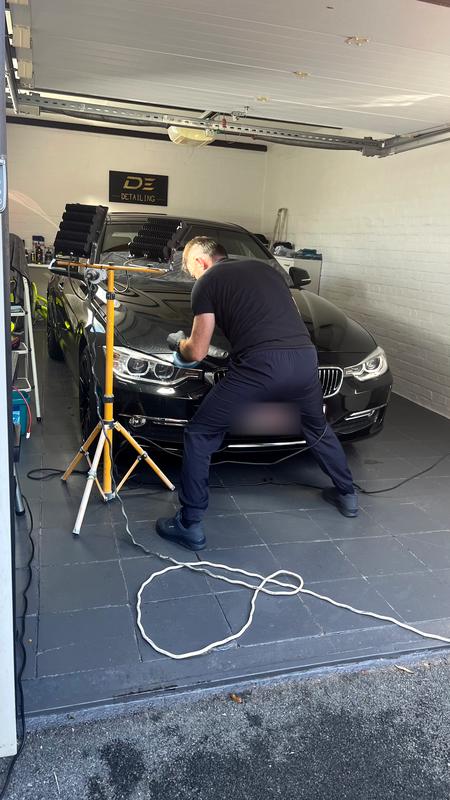 BMW 320d gedetaild door DE detailing Tielt (foto 1)