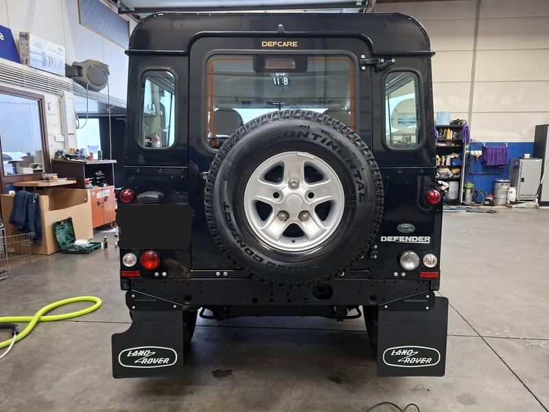 Land Rover Defender gedetaild door DE detailing Tielt (foto 2)