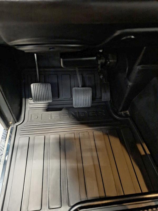 Land Rover Defender gedetaild door DE detailing Tielt (foto 5)