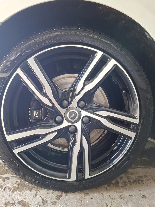 Volvo V40 exterieur door DE detailing Tielt (foto 3)