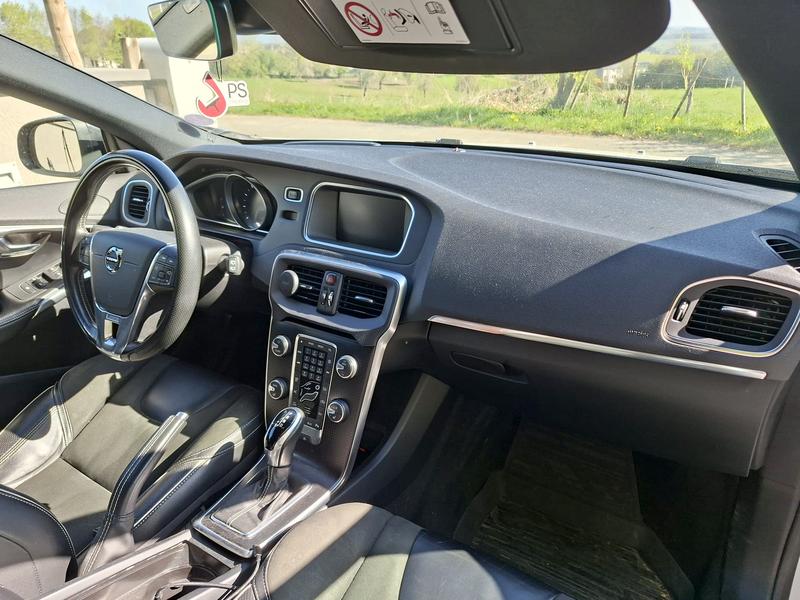 Volvo V40 interieur door DE detailing Tielt (foto 8)