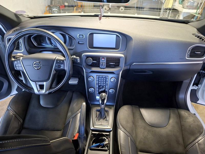 Volvo V40 interieur door DE detailing Tielt (foto 9)