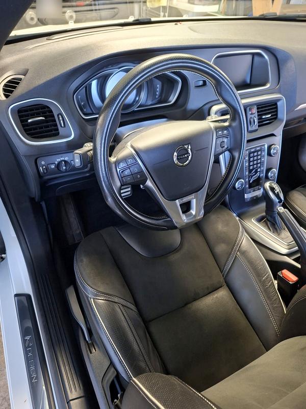 Volvo V40 interieur door DE detailing Tielt (foto 10)